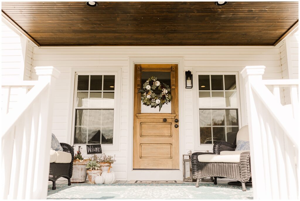 White front porch of bridal suite and getting ready room.